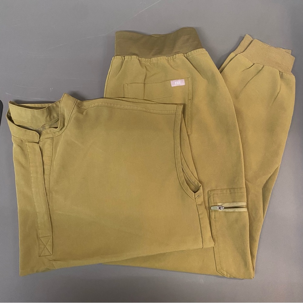 Figs Olive Scrub Top and Jogger Pants Set
